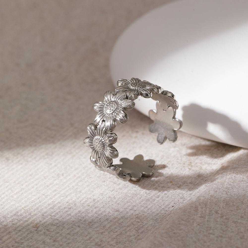 Регулируемое кольцо-цветок из нержавеющей стали с золотым покрытием для женщин - Прочное, устойчивое к потускнению, универсальный дизайн из титановой стали.