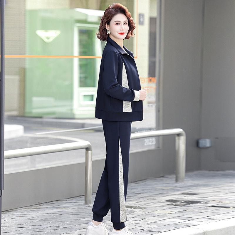 Модный спортивный костюм Весна-Осень 2024: Стильный повседневный костюм-двойка для мам среднего возраста