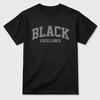 Графическая футболка Varsity Black Excellence. Графическая футболка от бренда уличной одежды. Кепка и мантия AJ6