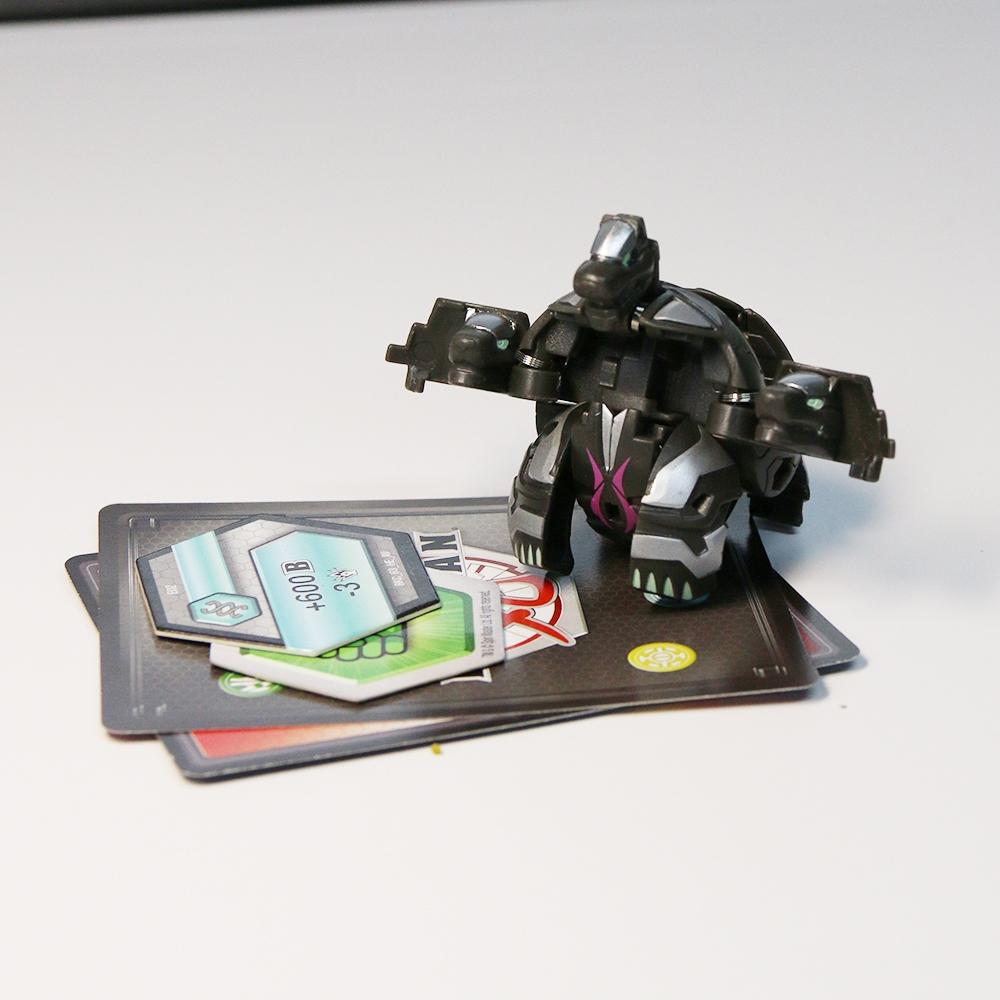 Настольная игра Bakugan Battle Brawlers с прозрачными фигурками и множеством персонажей