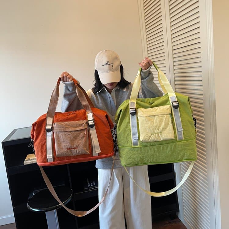Contrasting color bottom expansion nylon wide webbing portable fitness travel bag
