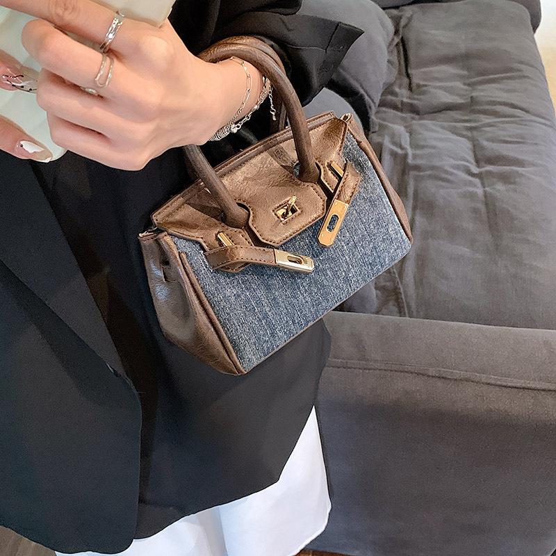 Премиальная сумка лето новая нишевая дизайнерская сумка-мессенджер модная простая текстурная сумочка