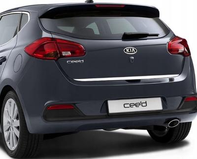 KIA Cee'd II HB JD — Хромированная отделка багажника — Акцент на задней двери — Деталь задней части автомобиля премиум-класса — Усилитель блеска
