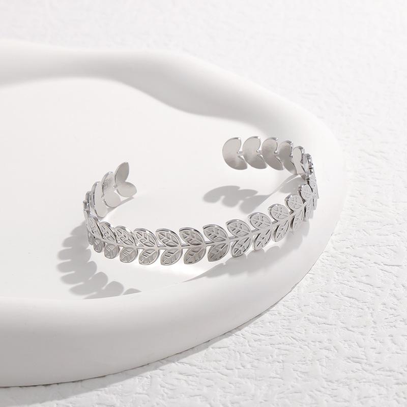 Non-tarnish Hypoallergenic Creative Stainless Steel Leaf Bracelet Women's Opening Adjustable 18K Gold C-shaped Bracelet