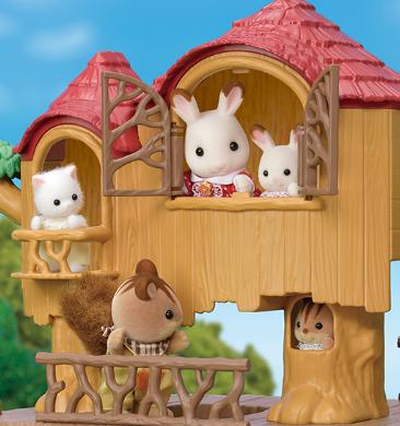 Игровой набор Sylvanian Families 'Домик на дереве для приключений' 5450