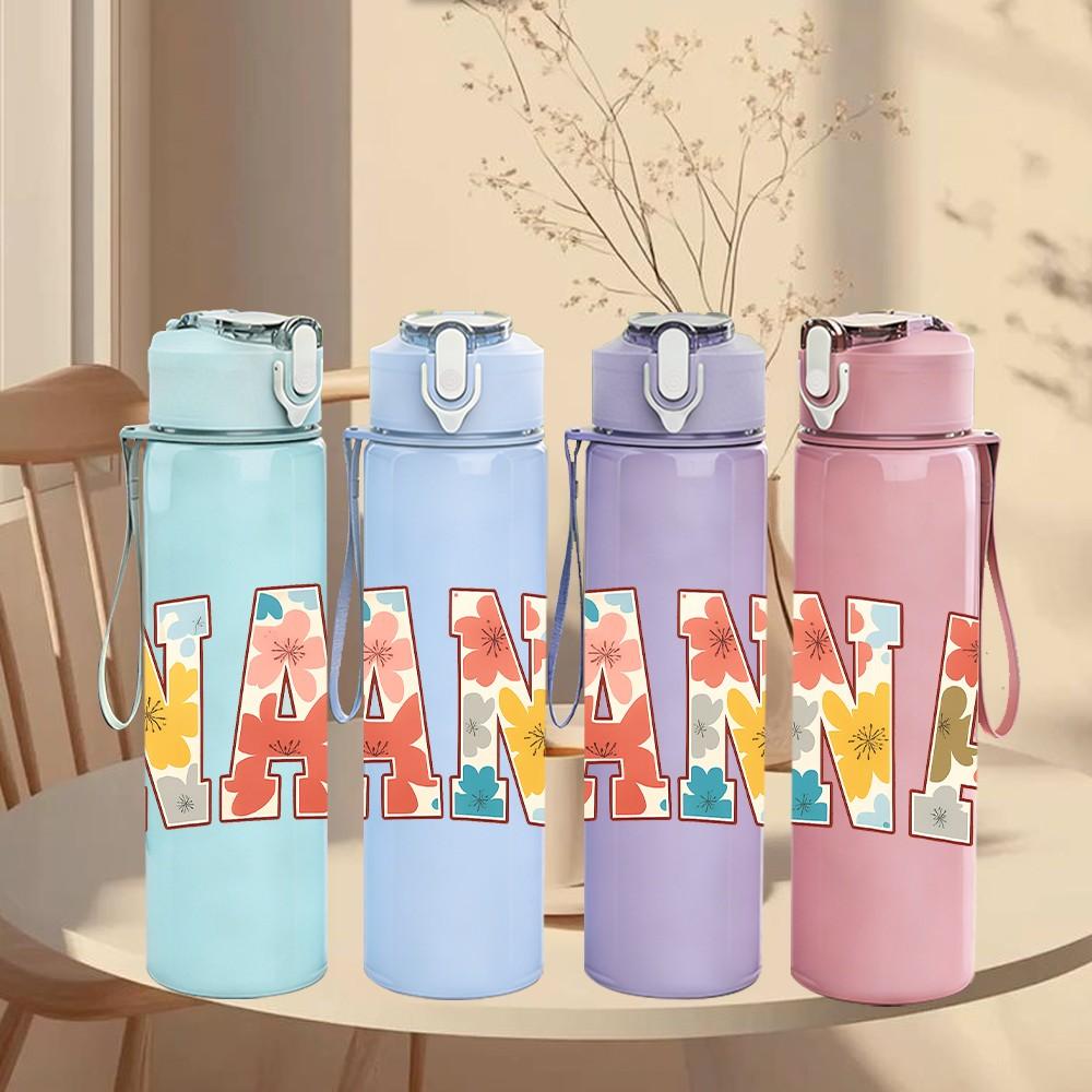 1PC Floral Mama Letter Art 750ml Color Plastic Sports Water Bottle Leakproof Flip Straw Lid Suitable for Sports Office Home Use