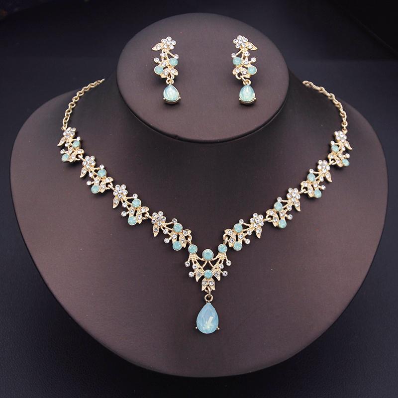 Exquisite Dangle Earrings and Necklace for Women Elegant Jewelry Set Flower Design Shining Rhinestone Necklace Set Wedding