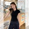 Черная Чистое Желание Девушка-Специя Укороченная Футболка с Коротким Рукавом Женская Летняя Новая Облегающая Стройнящая Топ с Открытой Талией