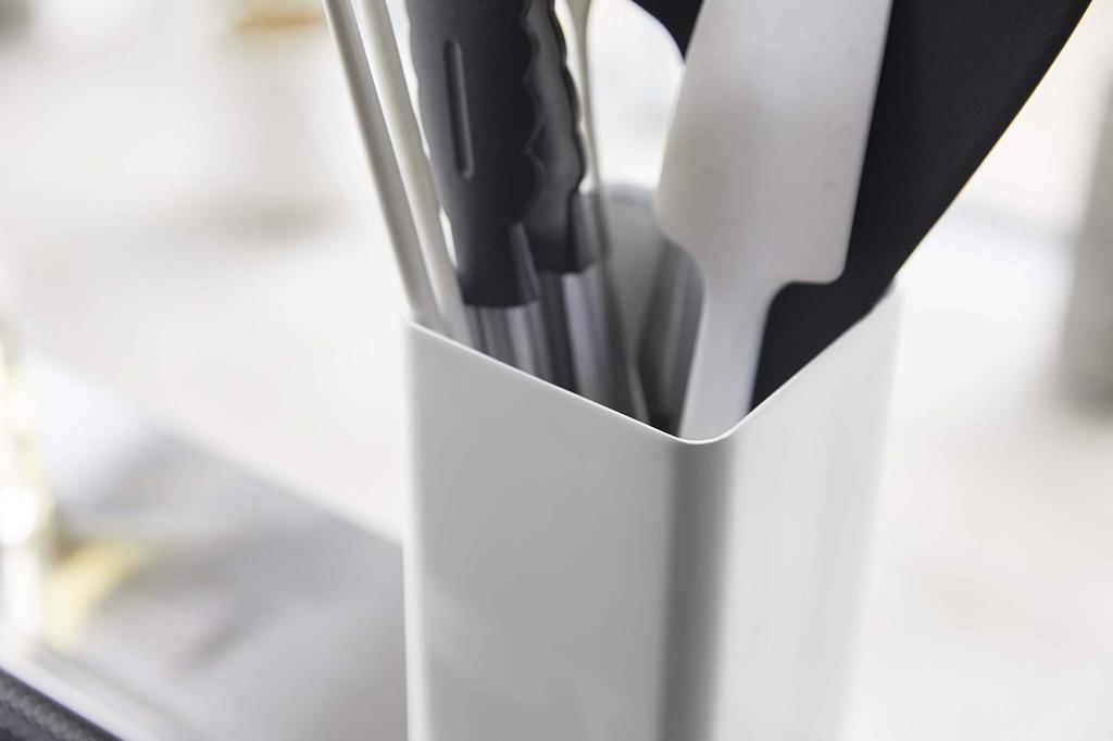 Кухонный инструмент Yamazaki x x Компактный, но вместительный 5183 Подставка, Квадратная, Белая, Прибл.. Ш9,5 Г9,5 В18см, Тарелка, Вместимость,