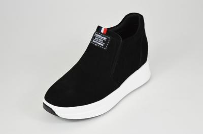 Женские замшевые слипоны на танкетке