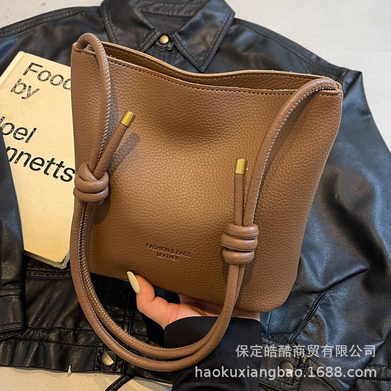 This Year's Popular Bag Women's Large-capacity 2025 New Summer Retro Fashion Shoulder Large-capacity Textured Bucket Bag