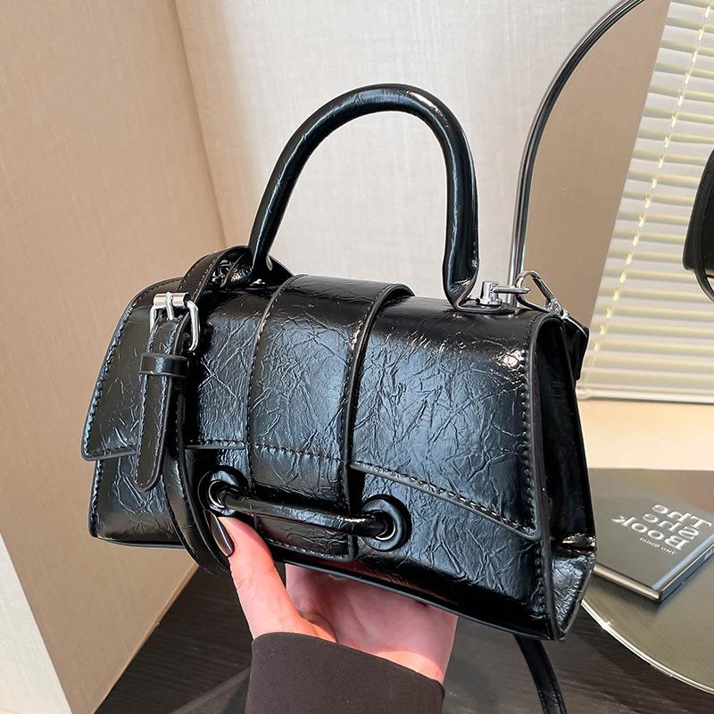 This Year, It Is Popular, Simple, Trendy and Cool, High-end Texture, Portable Small Square Bag, Niche Design, Versatile Commuter Messenger Bag, Female