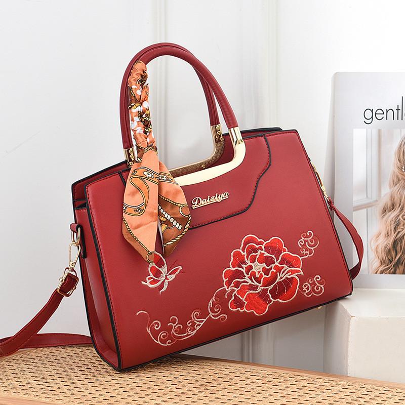 Fashionable Pu Material National Style Embroidered Shoulder Bag For Everyday Use