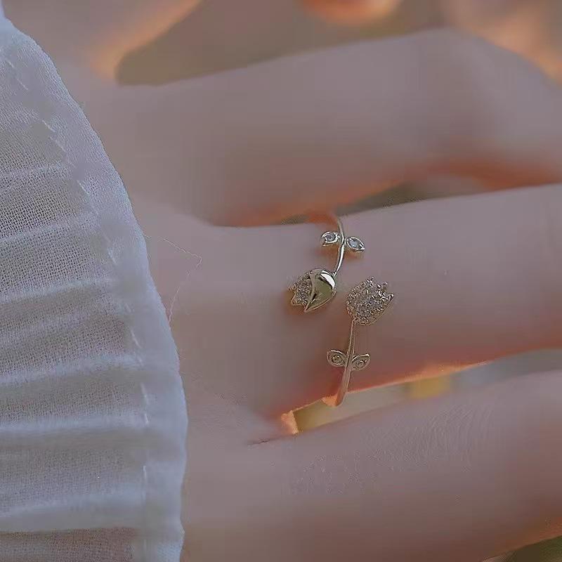 Элегантное Открытое Кольцо с Цветком Розы, Регулируемое - Высококлассный Роскошный Дизайн