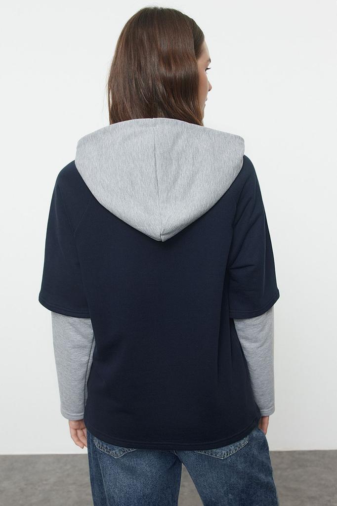 Женская модная стильная толстовка темно-синего цвета с блокировкой оверсайз, широкий крой с капюшоном и рукавами, детальная толстая вязаная толстовка