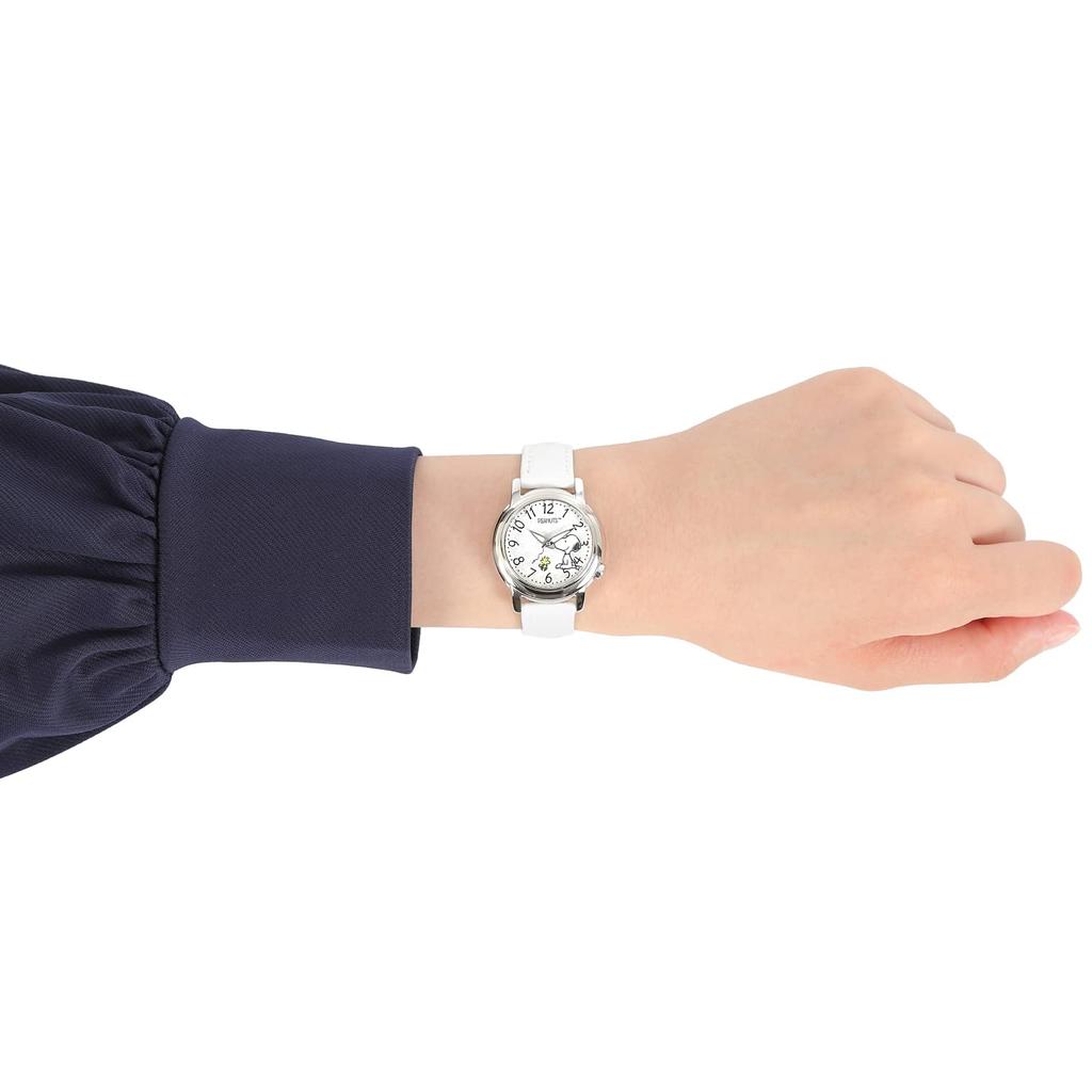 Snoopy Watch World Limited 100 Pieces Each with Serial Number Japanese Planning Model Genuine Leather Strap Women's (White)