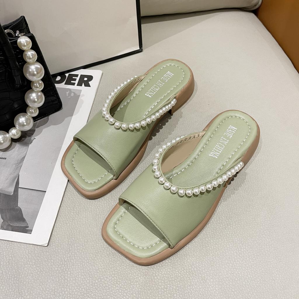 2024 Новые летние женские тапочки Модные сандалии с жемчугом Женские тапочки с открытым носком на низком каблуке Сексуальные сандалии на плоской подошве с открытой пяткой Женские тапочки