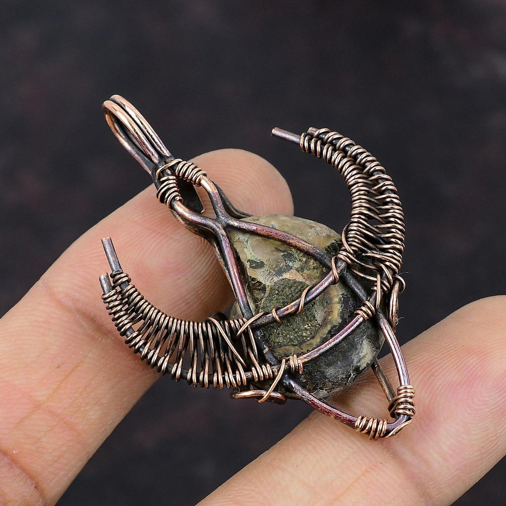 Подвеска из ископаемого аммонита из меди, обернутая проволокой, подвеска в форме бычьей морды, ручная работа, медные украшения, подарок для нее, обернутая проволокой, драгоценные камни
