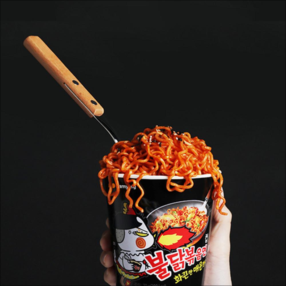Samyang Рамен Buldak с курицей и острым соусом 70 г Маленький стаканчик (Комплект из 6 чашек / 12 чашек) - Оригинальная Острая Огненная Лапша K-Рамен (Ценный пакет)