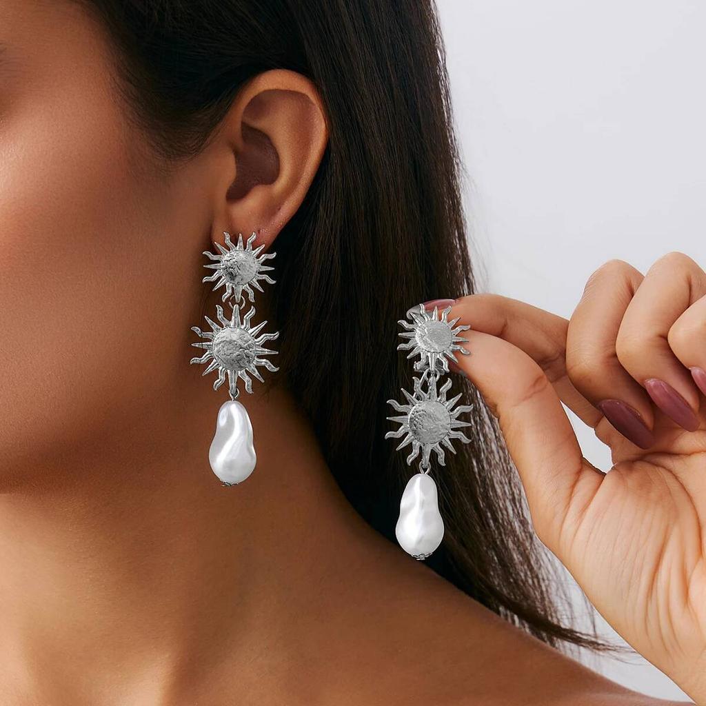 Salircon Vintage Gold Color Sunflower Pendant Earrings for Women 2026 Luxury Imitation Pearl Earring Fashion Party Jewelry Gift