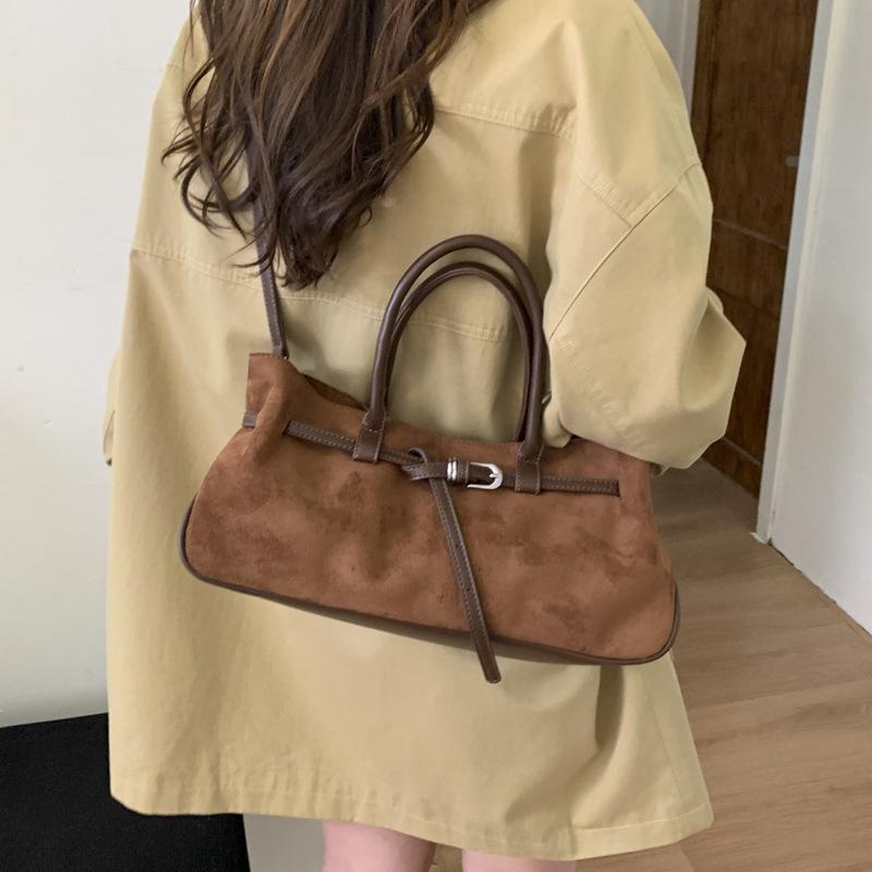 Маленькая матовая ретро-сумка женская осень-зима 2025 новая нишевая дизайнерская сумка-мессенджер популярная в инстаграме портативная сумка-тоут