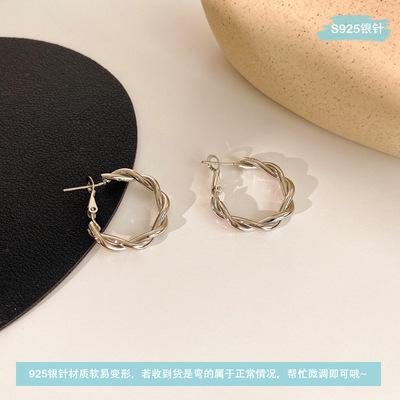 Серьги-твисты с персонализацией Геометрические круглые серьги Простые серьги для женщин с характером