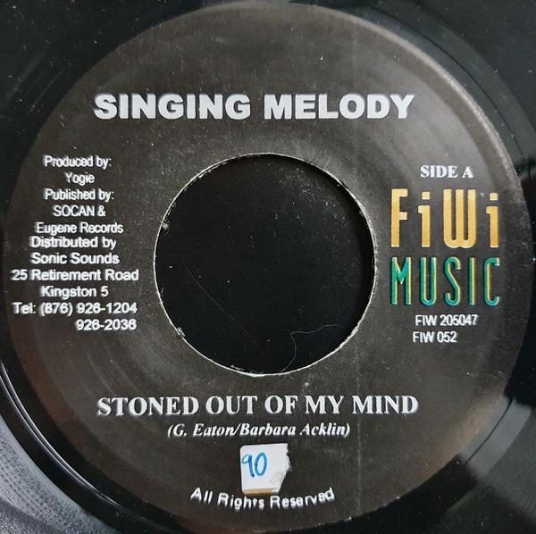 7-дюймовая пластинка SINGING MELODY Stoned Out Of My Mind FIW052 FiWi Music Ямайка Регги Ска Даб Б/у