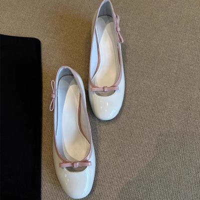 Нежная обувь, одинарная обувь, женская обувь и обувь с круглым носком на одной ноге