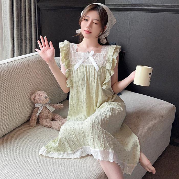 Милая женская летняя ночная рубашка с милыми рукавами-грибками, стиль «принцесса», средней длины и свободного кроя, подходит для ношения в помещении и на улице.