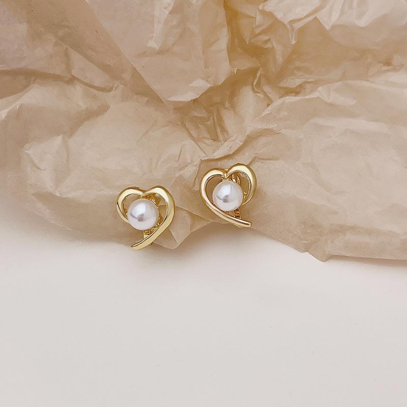 E1014 Peach Heart Love Pearl Stud Earrings, Simple Glossy Earrings, Temperament Earrings