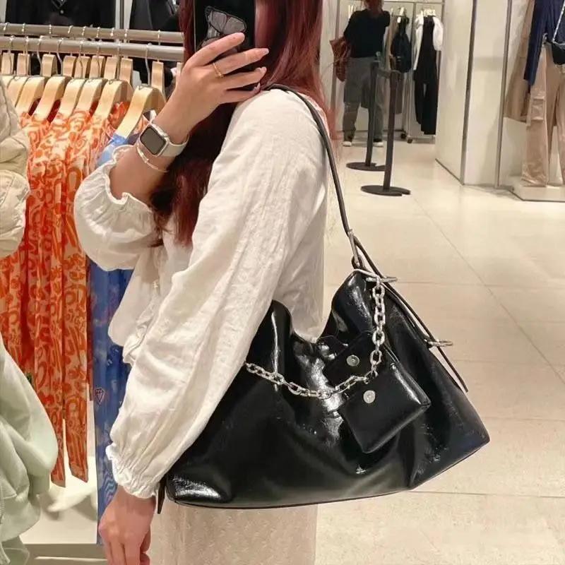 Сумка-тоут женская PU роскошные цепи поставляется с сумкой для наушников вместительная сумка через плечо сумка в европейско-американском стиле женская сумка