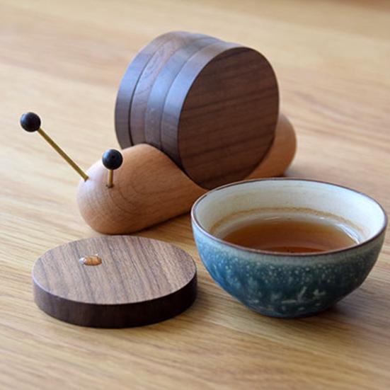 Snail Coaster Set of 5 Wooden Cup Mat Snail Shaped Decoration Heat Resistant Drink Coasters for Table Protection Home Decor