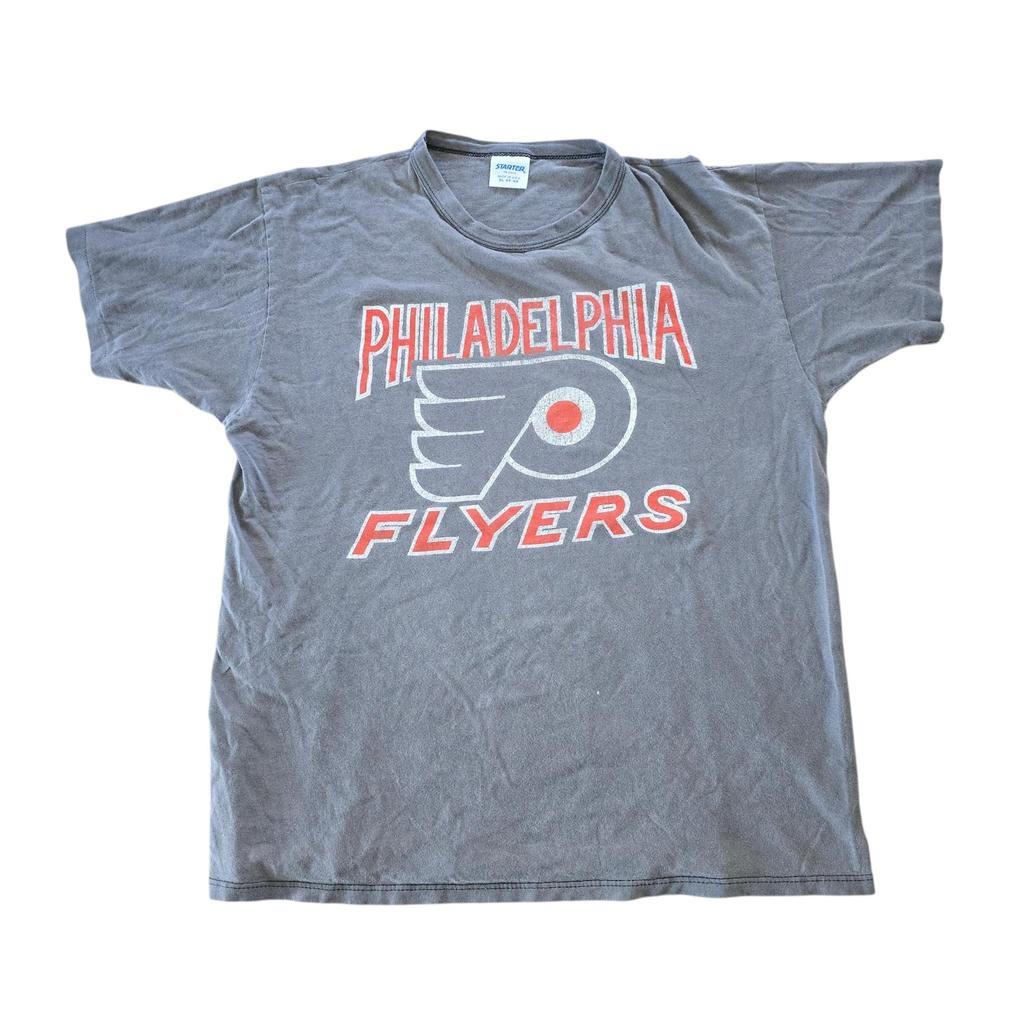 Vintage 1980s Philadelphia Flyers Starter Graphic T-shirt.