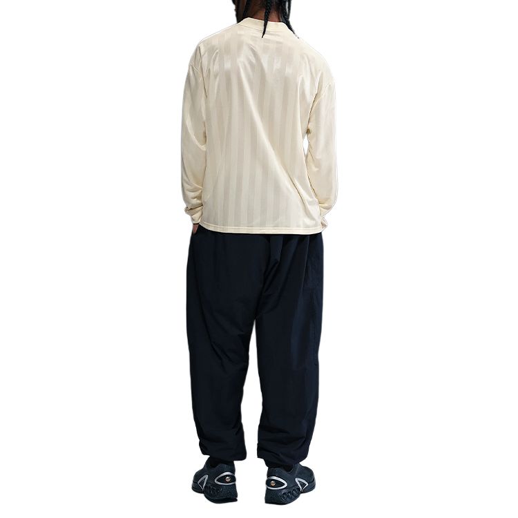 Nike ФК «Ливерпуль» Культура футбола Экологичные материалы Специальное издание Dri-FIT Удобная влагоотводящая футболка свободного кроя для футбола HM1101-113