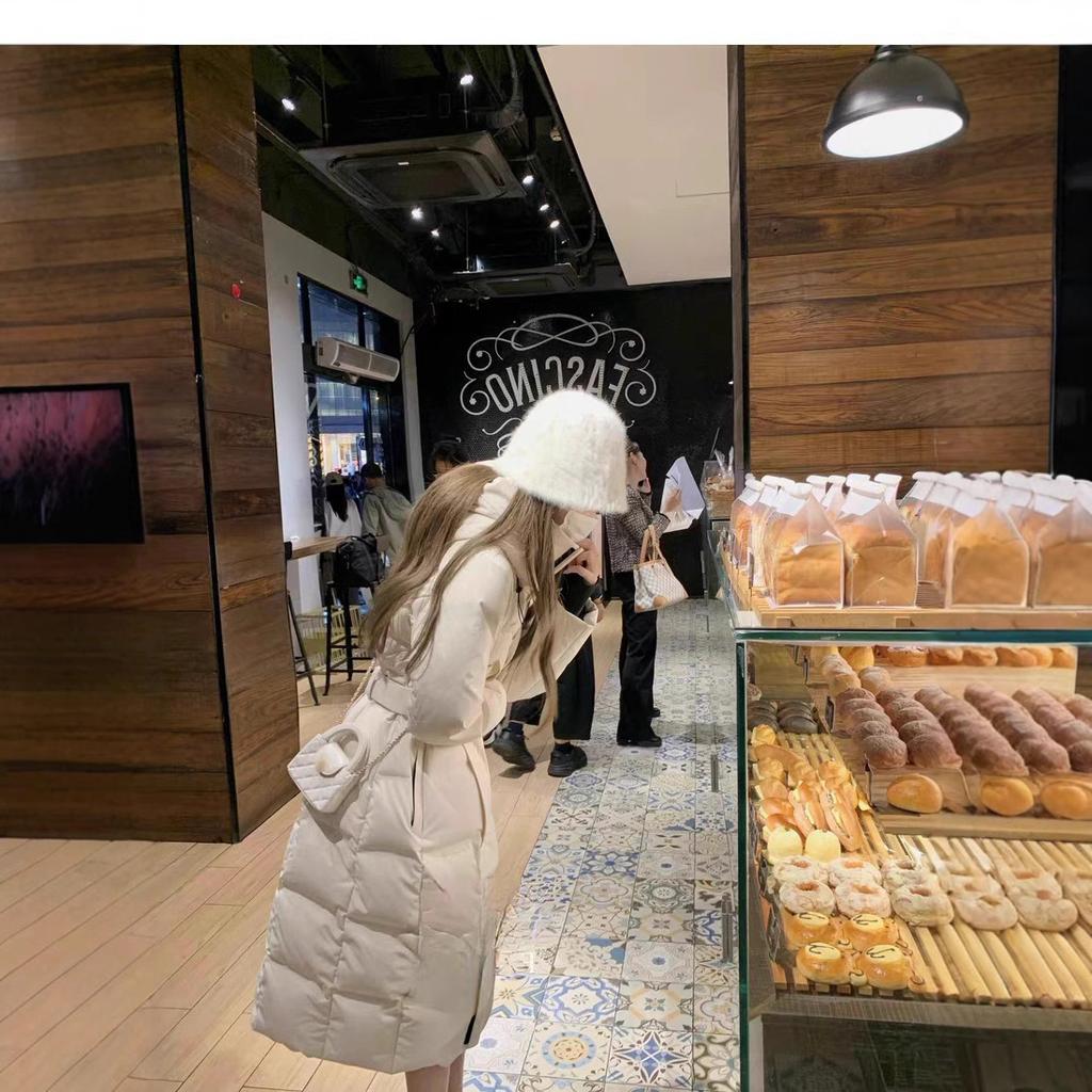 Yu Yan, white goose down Internet celebrity three-proof down jacket women's winter new short waist and thin high-end ski jacket