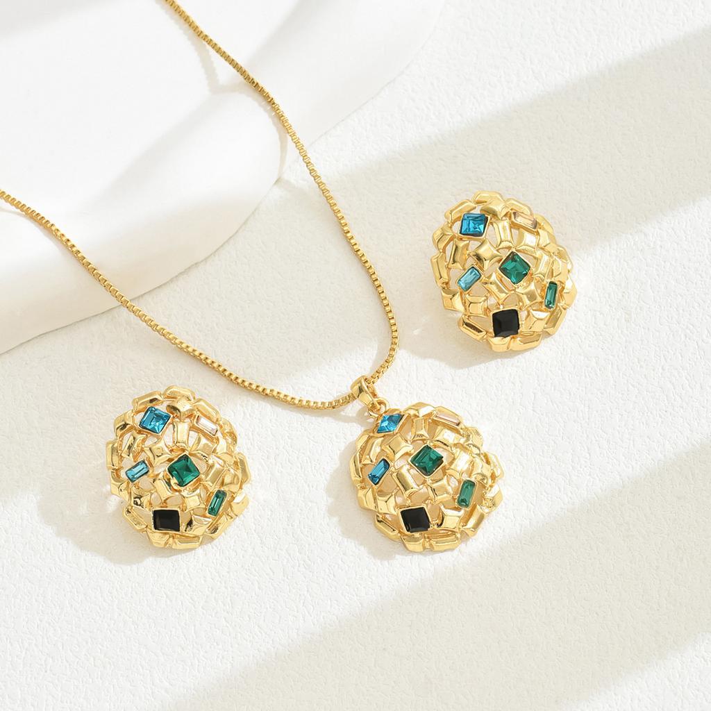 Геометрическое легкое роскошное ожерелье, серьги, комплект с бриллиантами 18 карат, гальванизированные серьги-гвоздики, универсальный комплект украшений