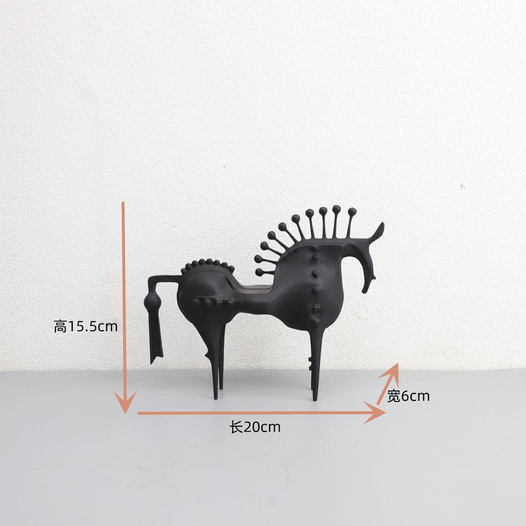 Metal Black Horse Sculpture Abstraction Horse Figurine Handicraft Artificial Animal Sculpture Decorative Figurines Home Decor