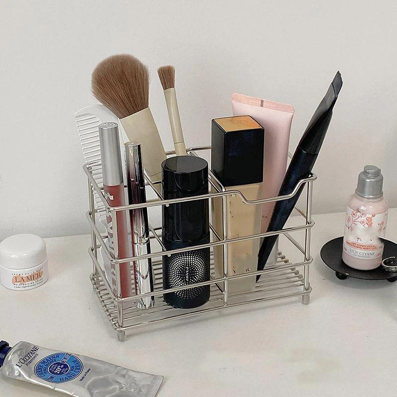 Sleek Finish Stainless Steel Toothbrush Holder Modern Shaving Equipment Storage Rack for Bathroom Decor Organization