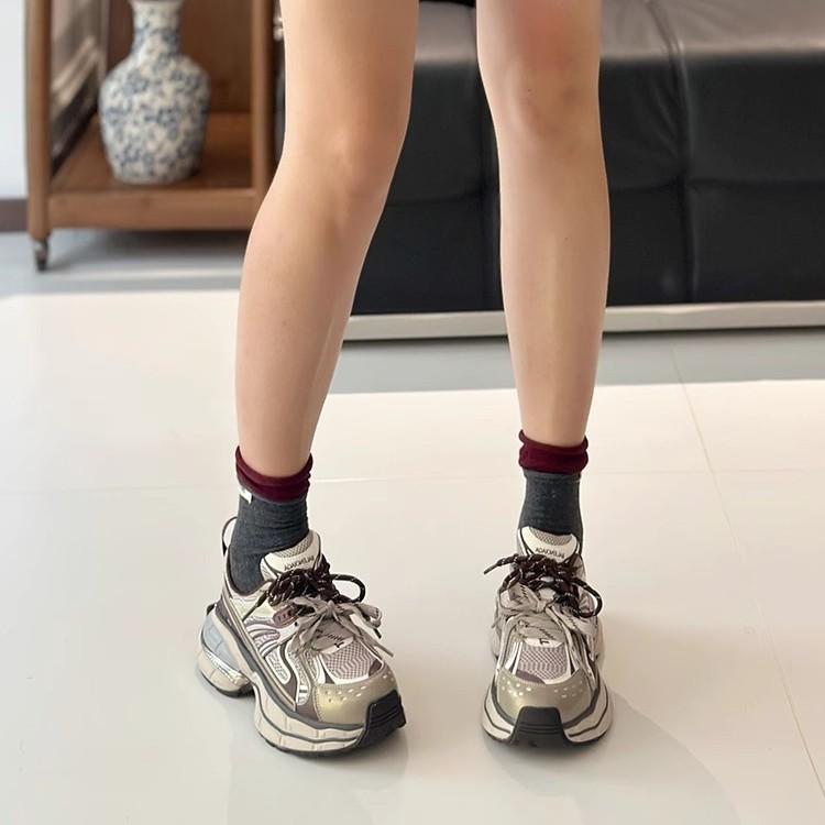 Серебристые кроссовки «папины» женские новые весенне-летние сетчатые легкие женские кроссовки супер огонь увеличивающие рост повседневные спортивные кроссовки