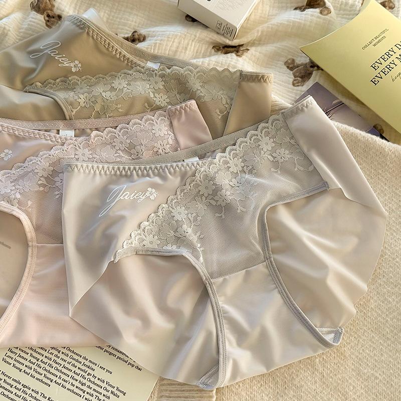 Plus Size Women's Mid Waist Lift Hip Breathable Sexy Word Mother Skin Lace Edge Pure Wind Underwear