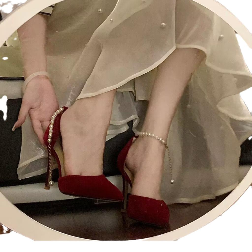 Туфли на высоком каблуке женские летние 2025 новые бордовые остроносые свадебные туфли на тонком каблуке с жемчужной цепочкой босоножки