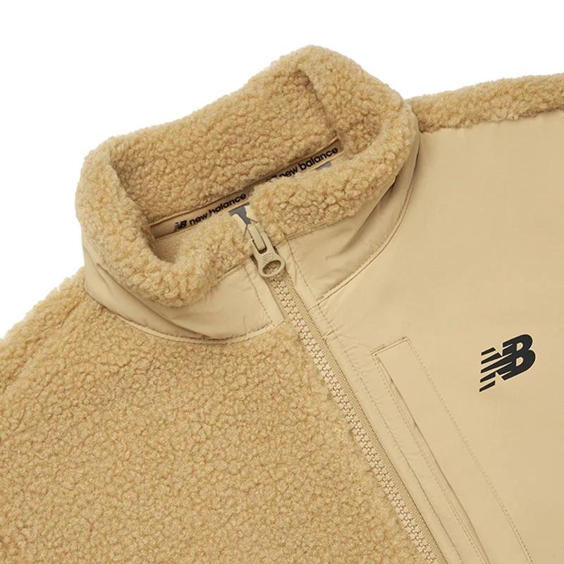 New Balance Детские куртки с воротником-стойкой, утепленные (унисекс) Куртки 4DD3S073 BEI