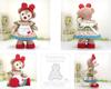 Cushu Cush Duffy Shellie May Костюм Мягкая игрушка Товары Одежда Наряды Узор Клубника Зеленый 4 предмета Комплект из фартука и обуви CDS305S Платье, Лента,