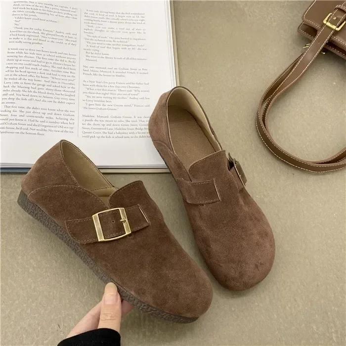 Модная повседневная обувь в стиле ретро из кожи, мюли, тапочки, уличные тапочки из мягкой пробки с пряжкой на ремне, туфли на плоской подошве для женщин 2024