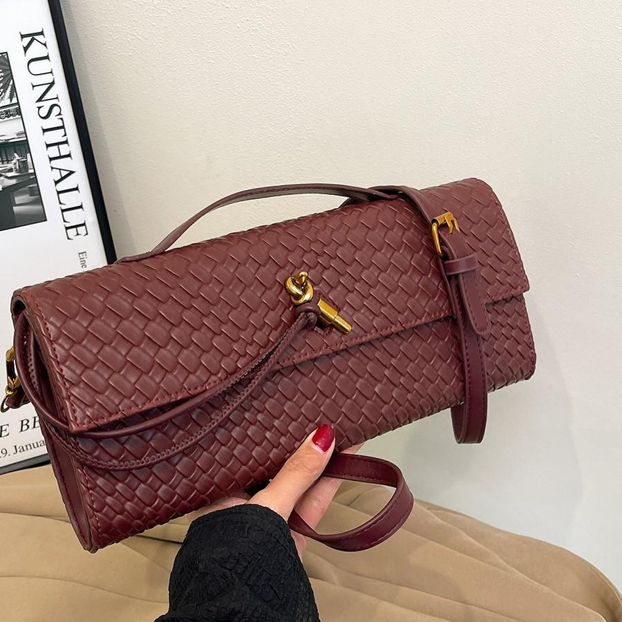 Trendy New Woven Baguette Messenger Bag Texture Retro Portable Women's Bag Simple Light Luxury Shoulder Bag