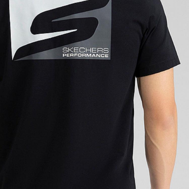 Skechers Мужская повседневная футболка с круглым вырезом и принтом, короткий рукав, цвет угольно-черный, P223M093-0018