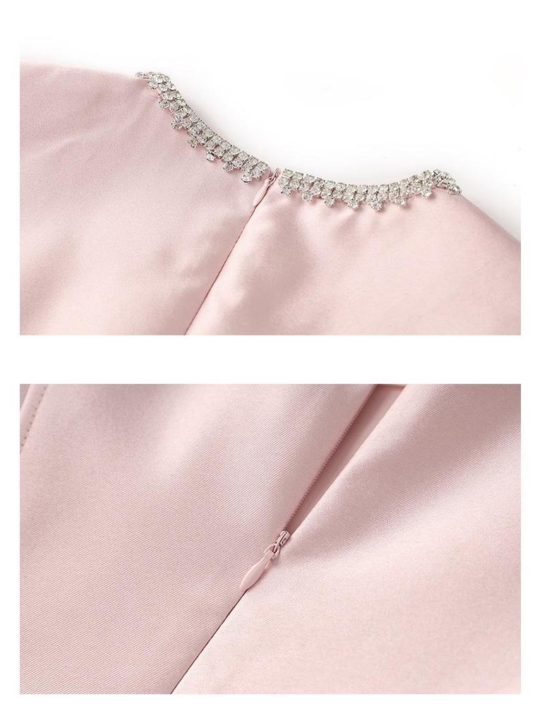 Платье-мини с шипами и бриллиантами, приталенное, для светской львицы