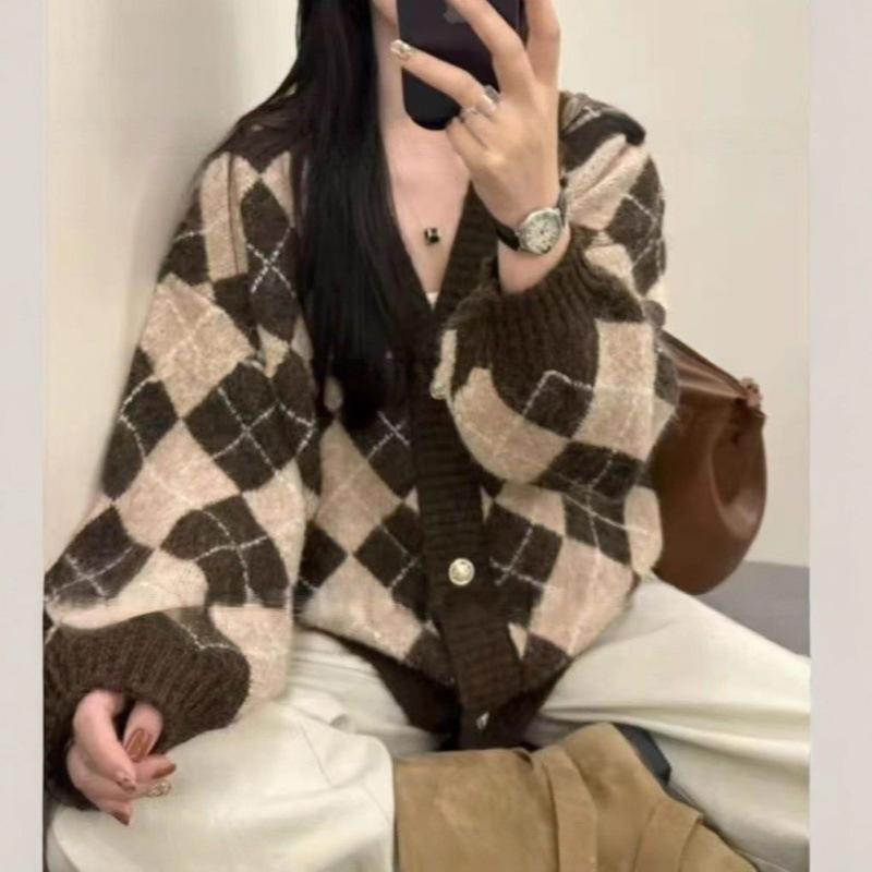 Retro High-End Women’s Contrast Diamond Knit Cardigan - Autumn/Winter Sweater