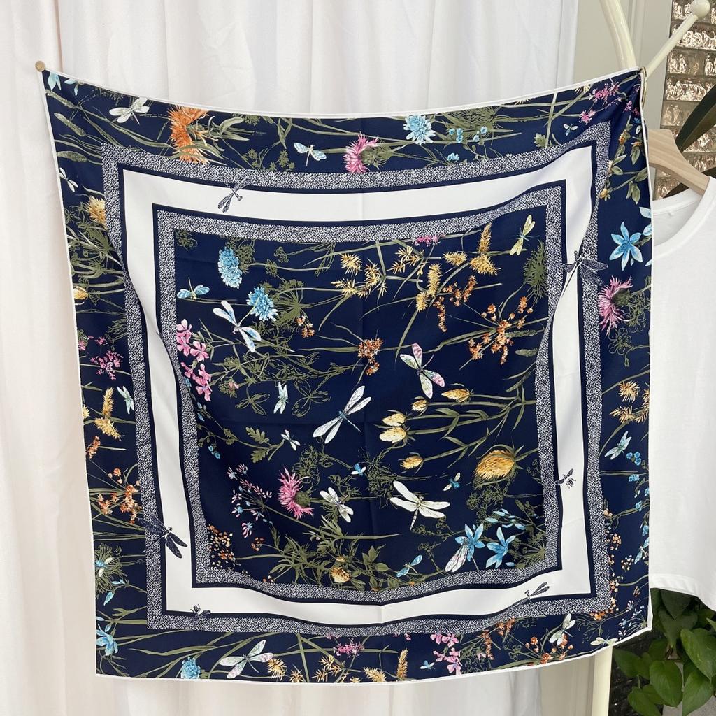 Spring and Summer Korean Flower Sunscreen Printed Large Square Scarf Scarf Scarf for Women Retro High-end Versatile Shawl