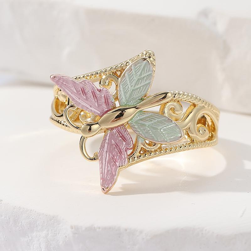 Vintage Gold Color Metal Hand Carving Butterfly Women's Ring Geometry Hollow Daily Wear Party Jewelry